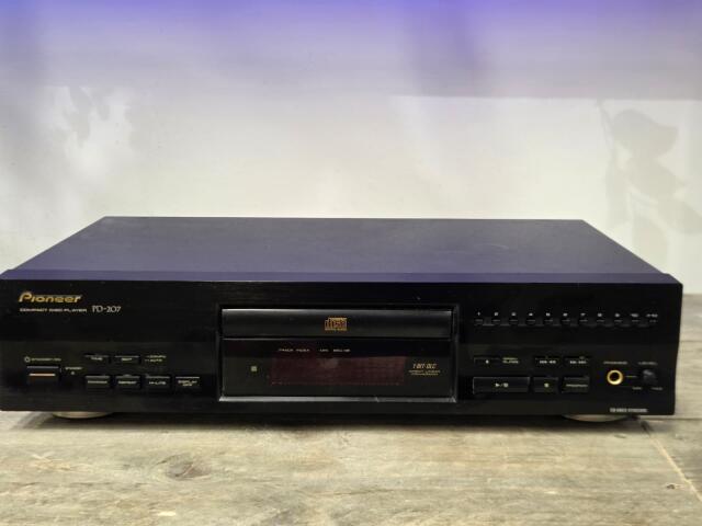 Compact Disc Player PD-702 4 977729 453973 