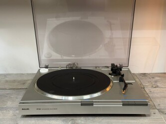 FP142 Full Automatic Record Player AH00526