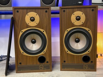 Mercury M20 Bookshelf speakers 831375